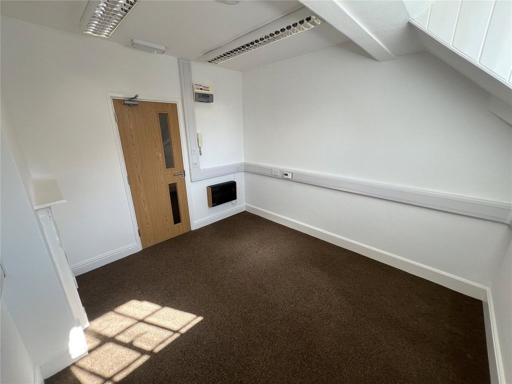 Property photo 3 of 6 Picture No. 16