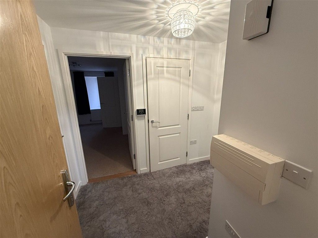 Property photo 3 of 11 Entrance
