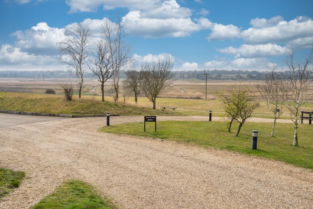 Property photo 2 of 25 Iq_00049-Edit