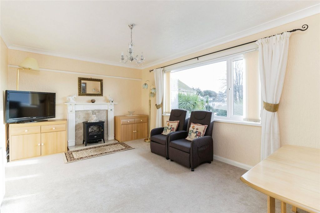 Property photo 2 of 17 Picture No. 01
