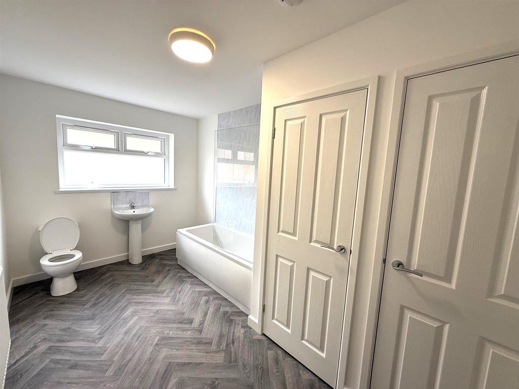 Additional image 9 of Property to rentWestern Terrace, Cross Keys, Newport NP11