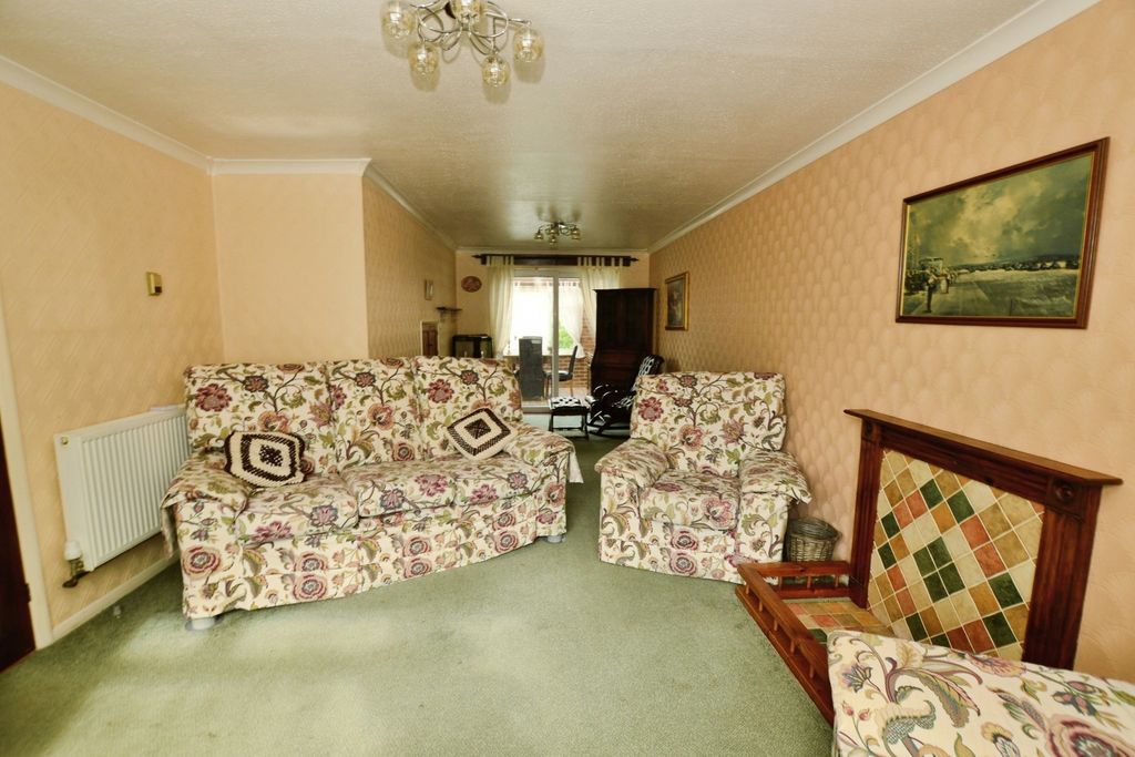 Property photo 2 of 17 Photo