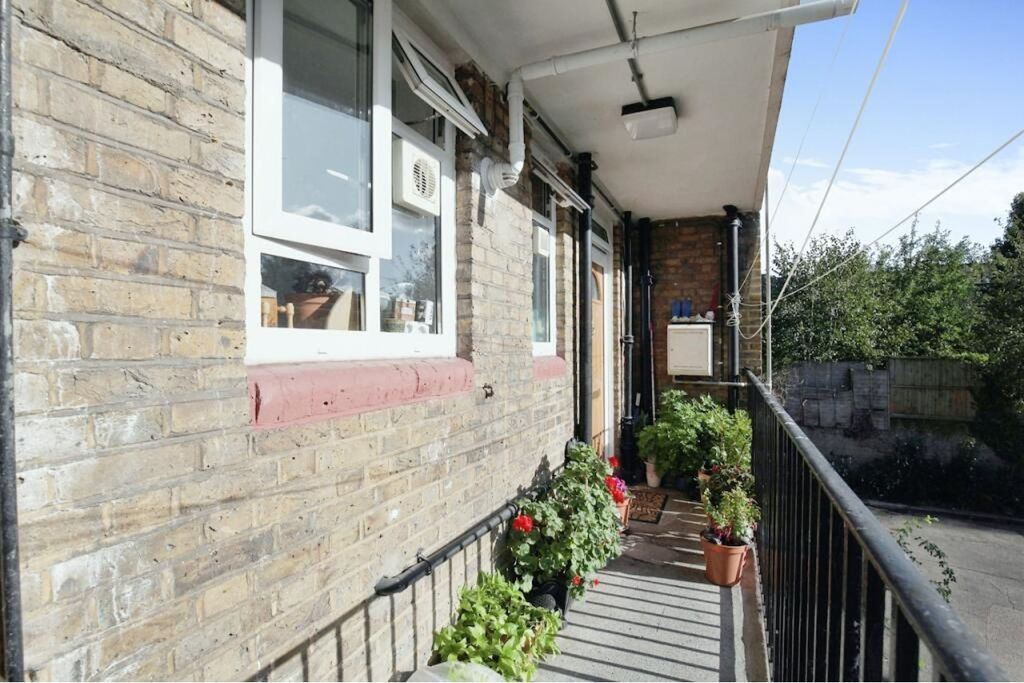 Property photo 2 of 26