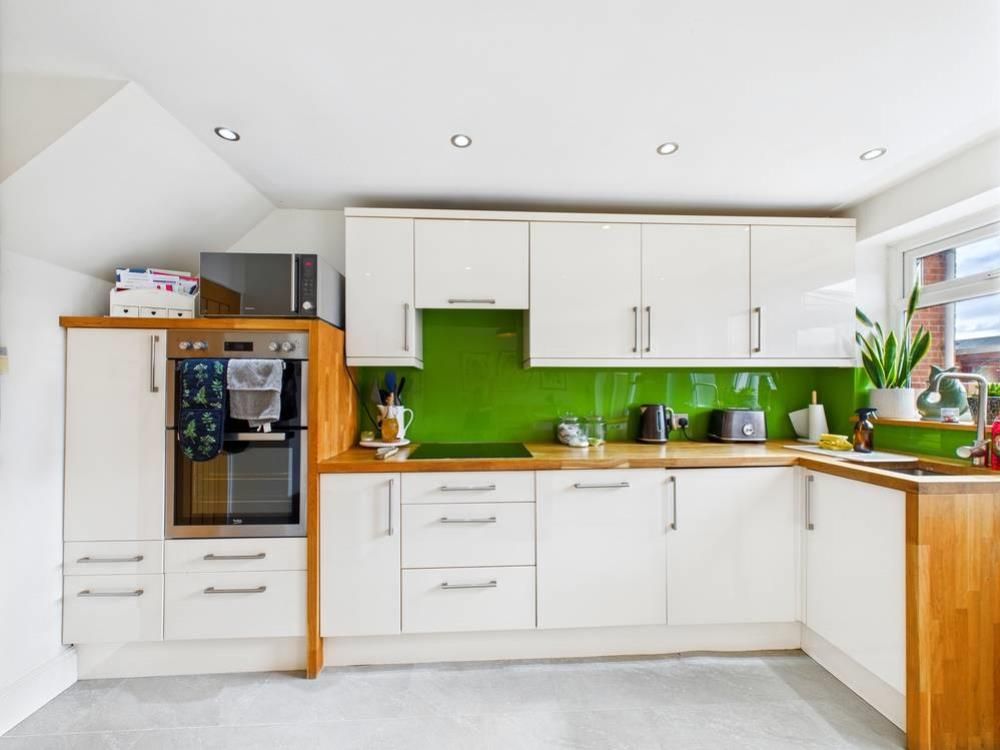 Property photo 2 of 27 Lrg_Cam05488G0-Pr0020-Still009-Thumbnail-H750-70.J