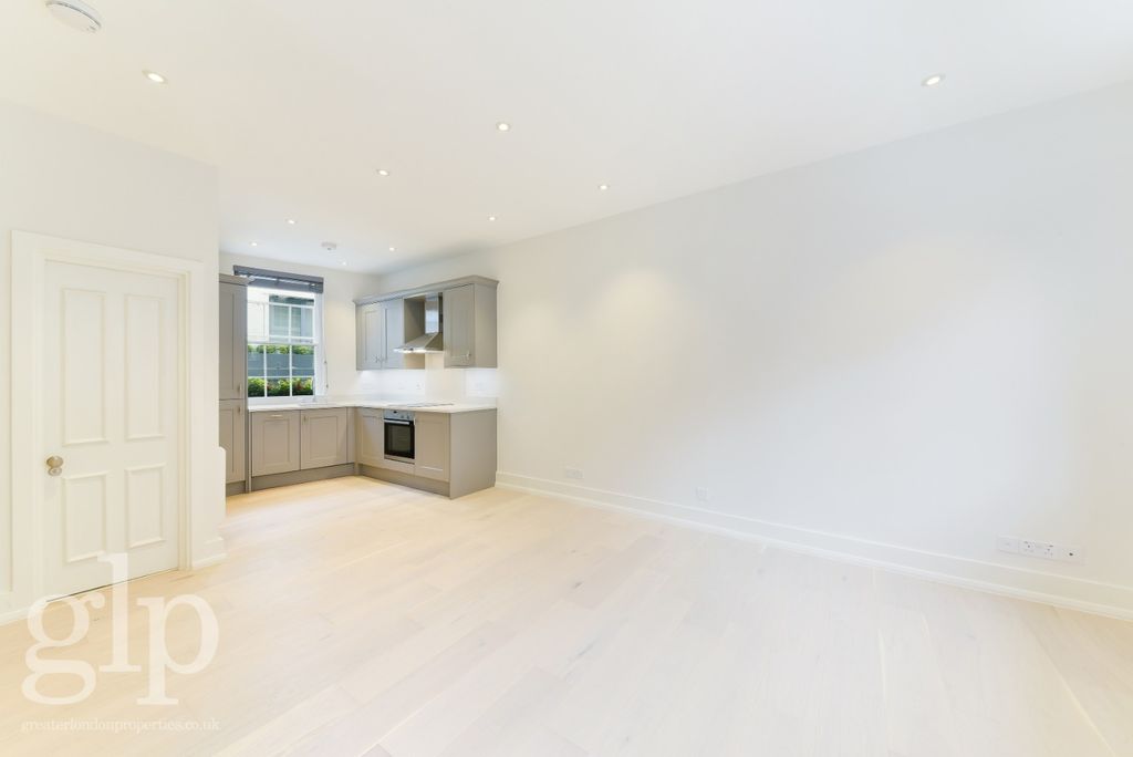Property photo 1 of 8 956141