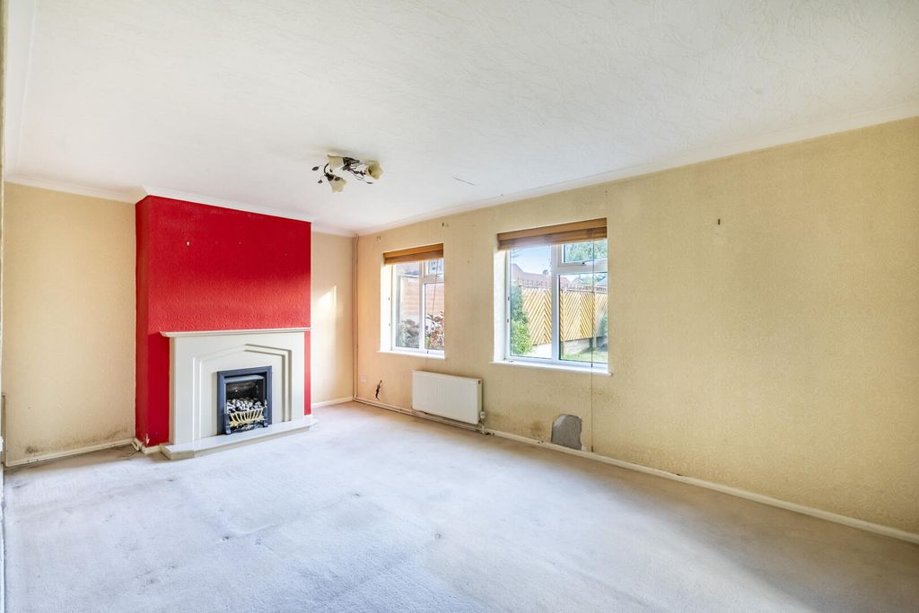 Property photo 2 of 14 Living Room