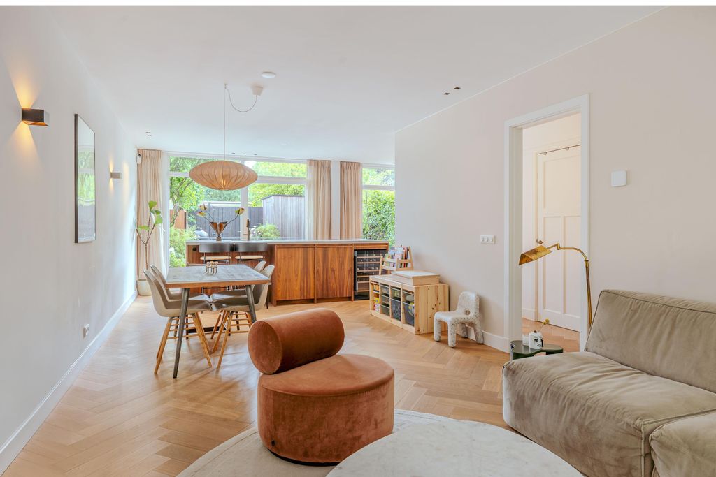 Property photo 3 of 49