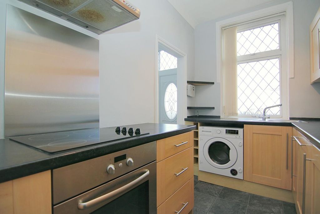 Property photo 2 of 15 Kitchen