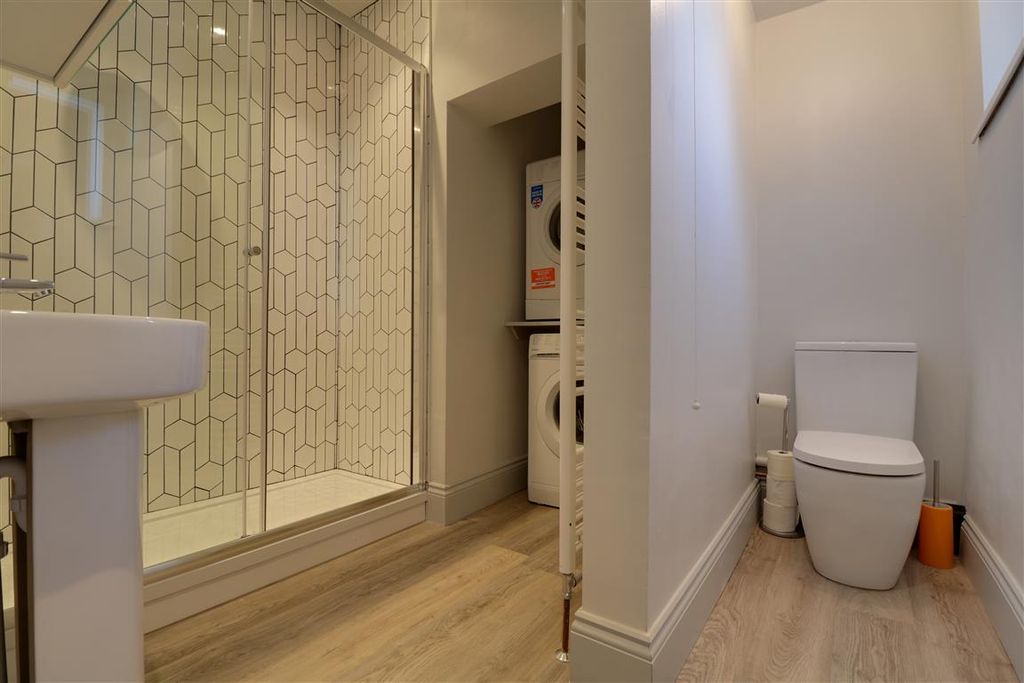 Property photo 3 of 9 Shower Room (Medium).Jpg