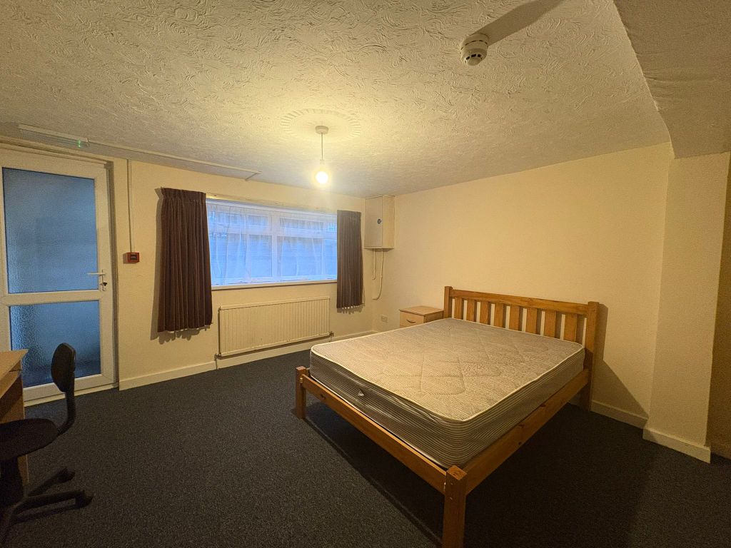 Property photo 1 of 15 Photo-2025-12-16-10-40-40