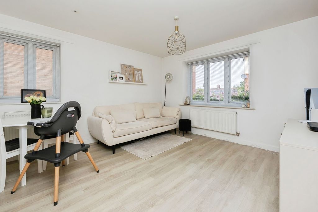 Property photo 3 of 13 Pbox-Img.Jpg