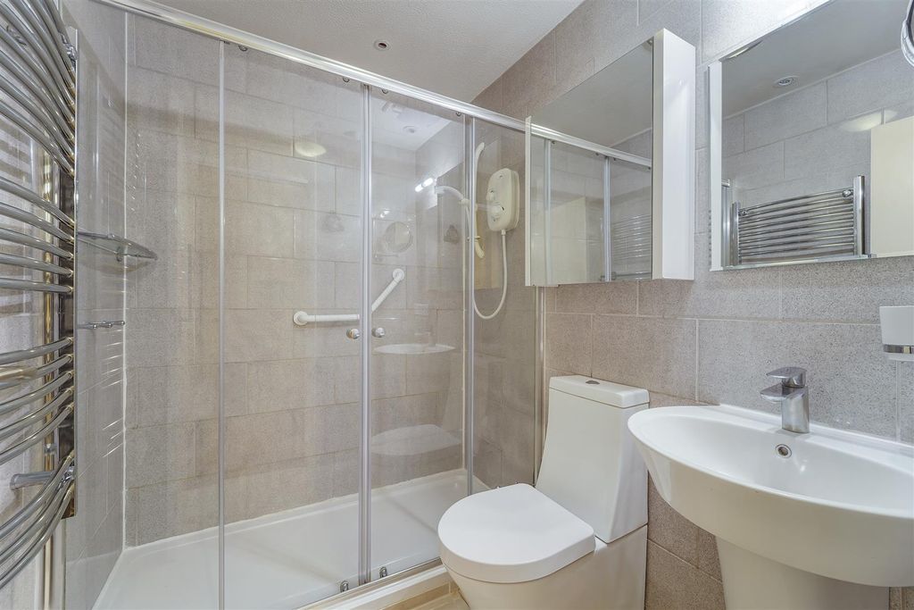 Property photo 3 of 17 Maybury Close, 9  (12).Jpg