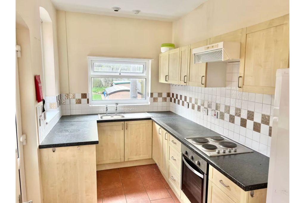 Property photo 3 of 7