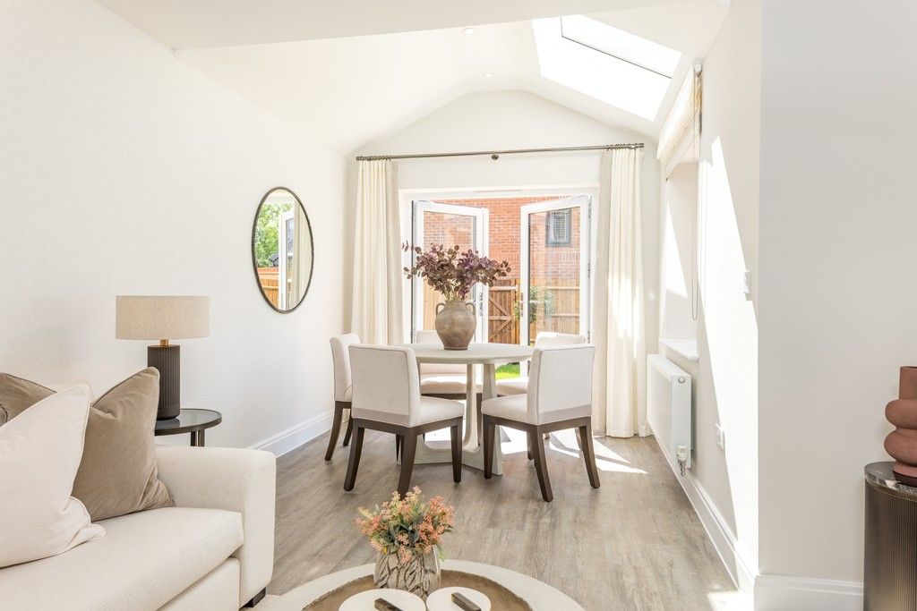 Property photo 2 of 16 Samuel Gardens, Arlesey