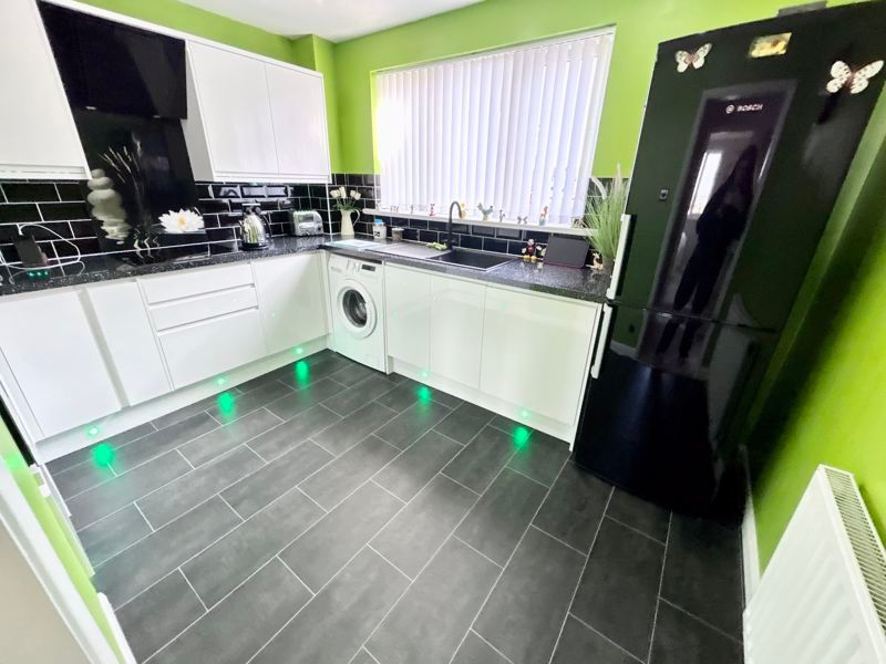 Property photo 2 of 10 Photo 8