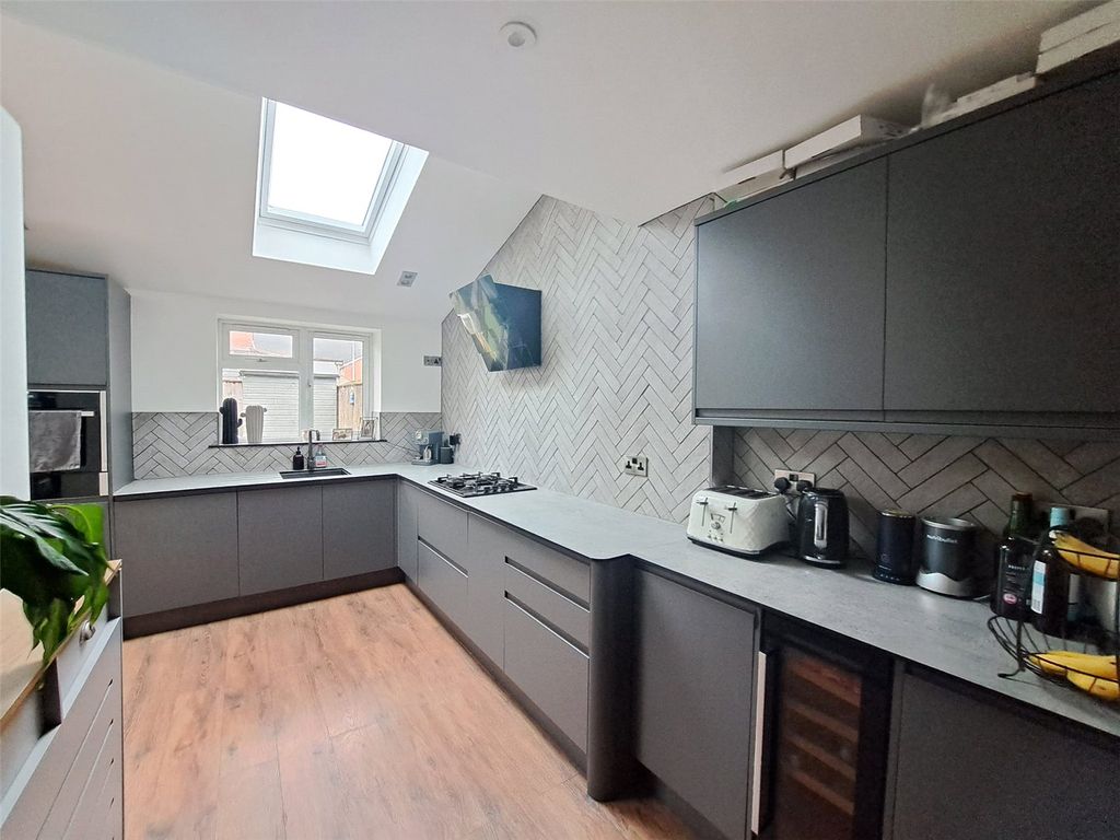 Property photo 3 of 20 Picture No. 31