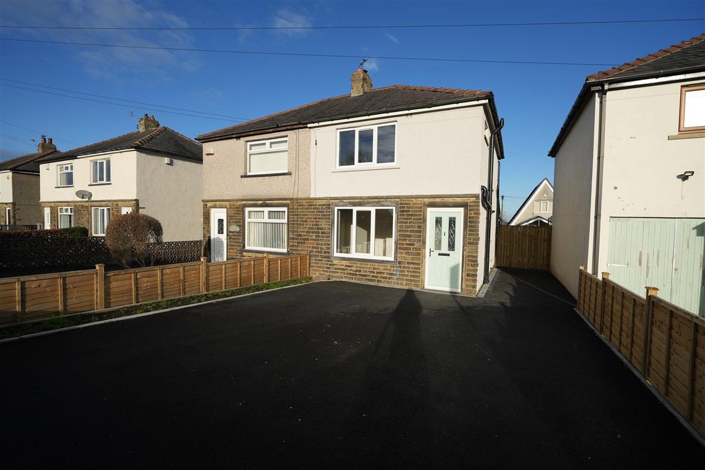 Property photo 1 of 17 External