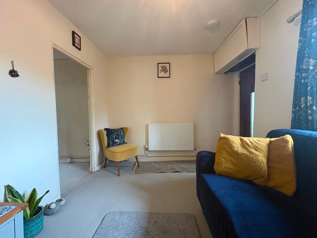 Property photo 2 of 30