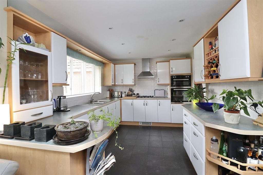 Property photo 3 of 18