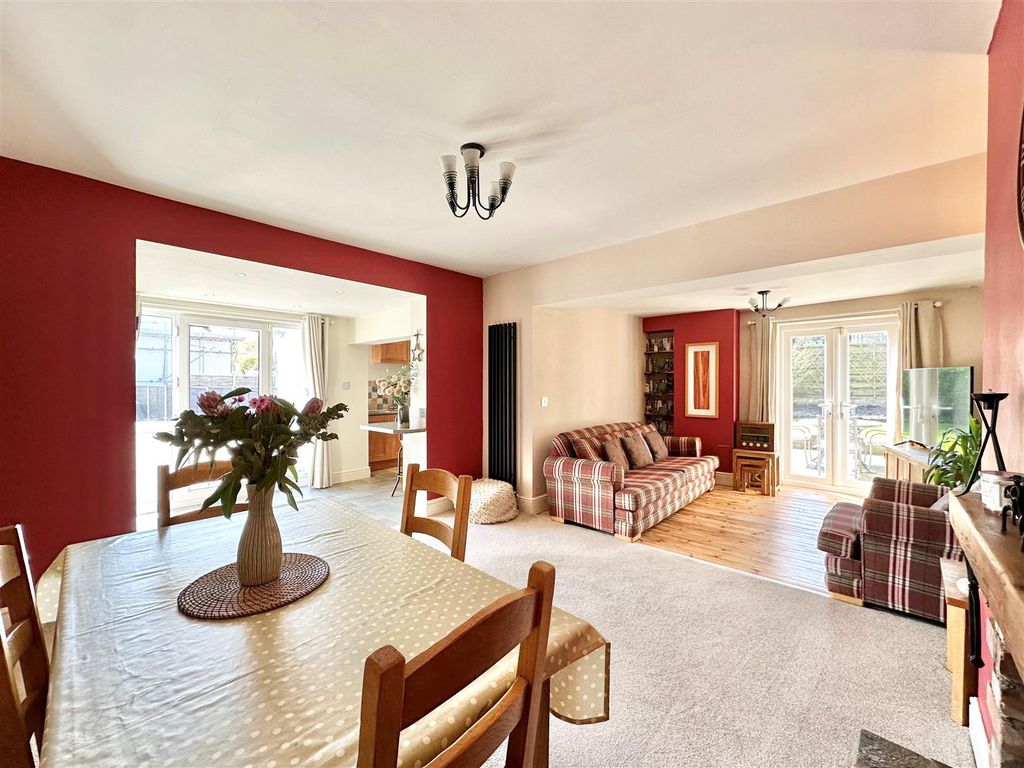 Property photo 3 of 21