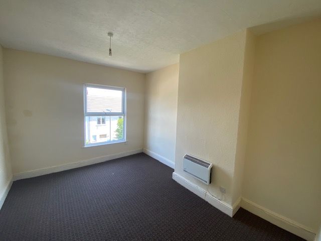 Property photo 3 of 7 Entrance Porch