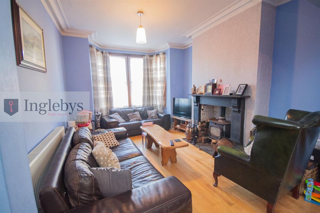 Property photo 2 of 24