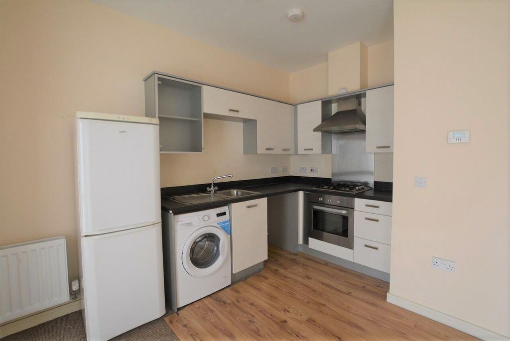 Property photo 2 of 7