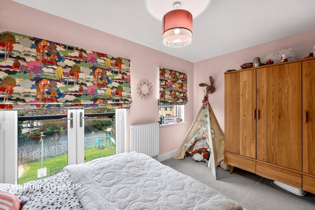 Property photo 3 of 18