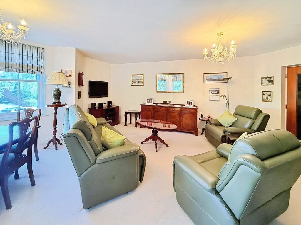 Property photo 2 of 21 Picture No. 24