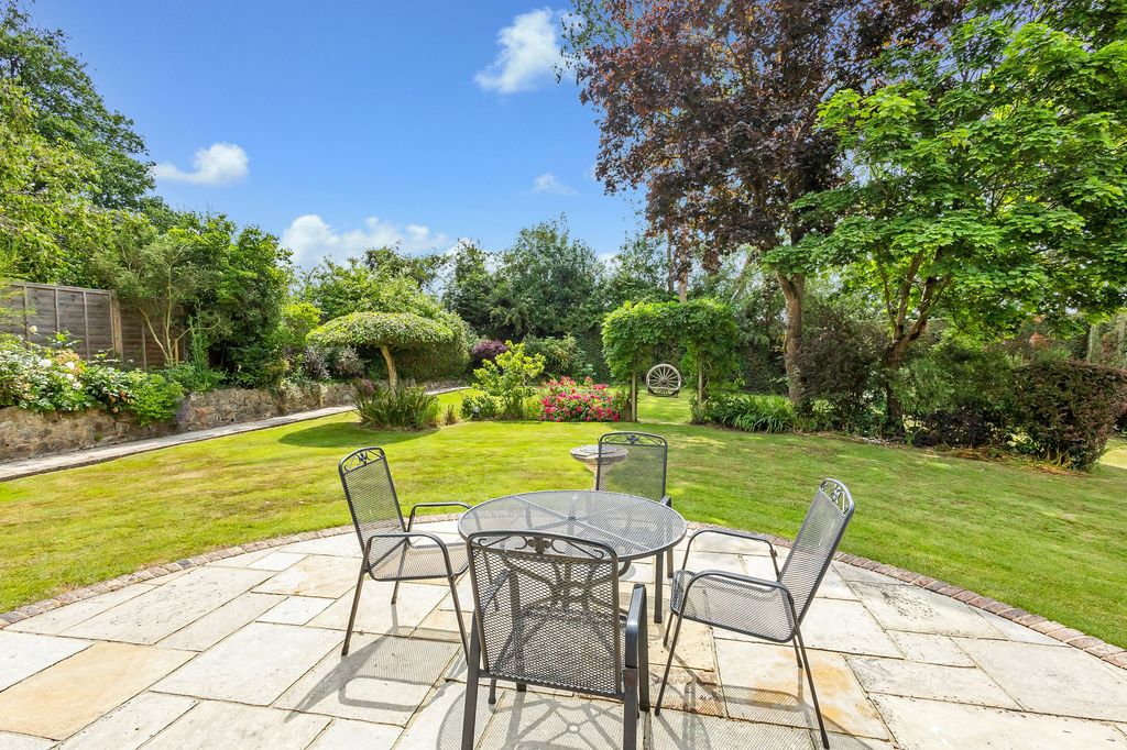 Property photo 2 of 19