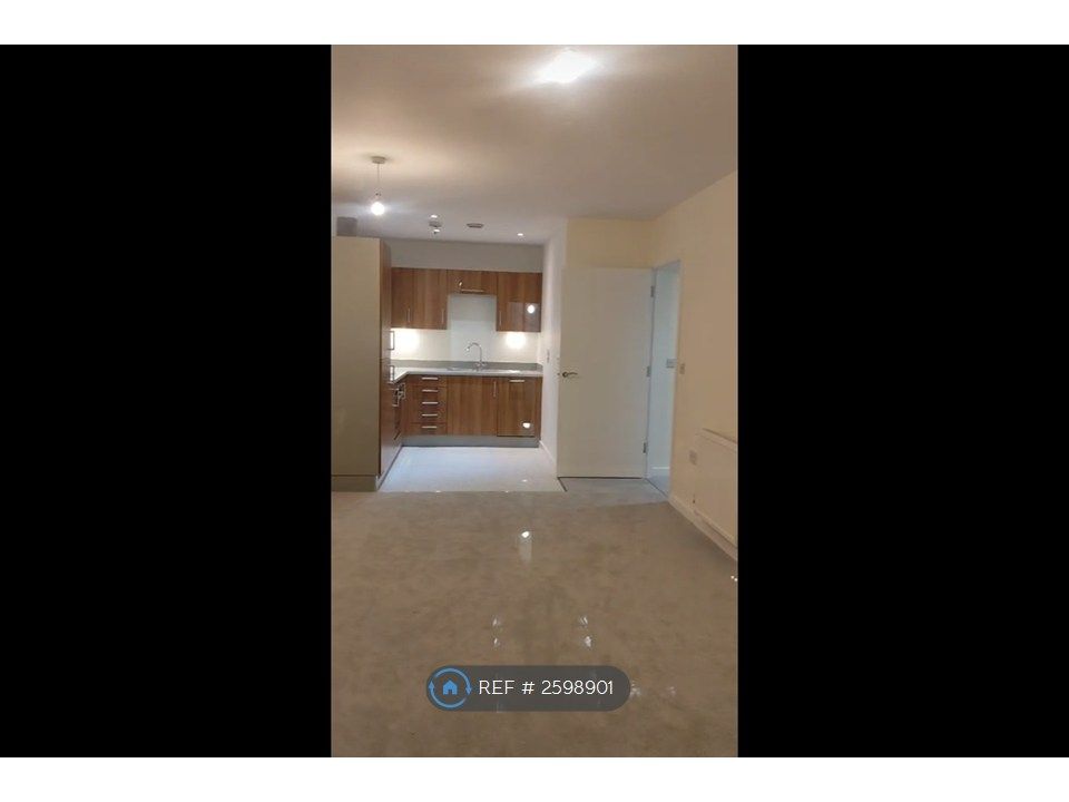 Property photo 1 of 10 Modern 2 Bed Living Space In Peebles Court