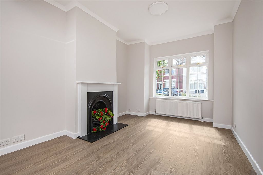 Property photo 2 of 13 Picture No. 14