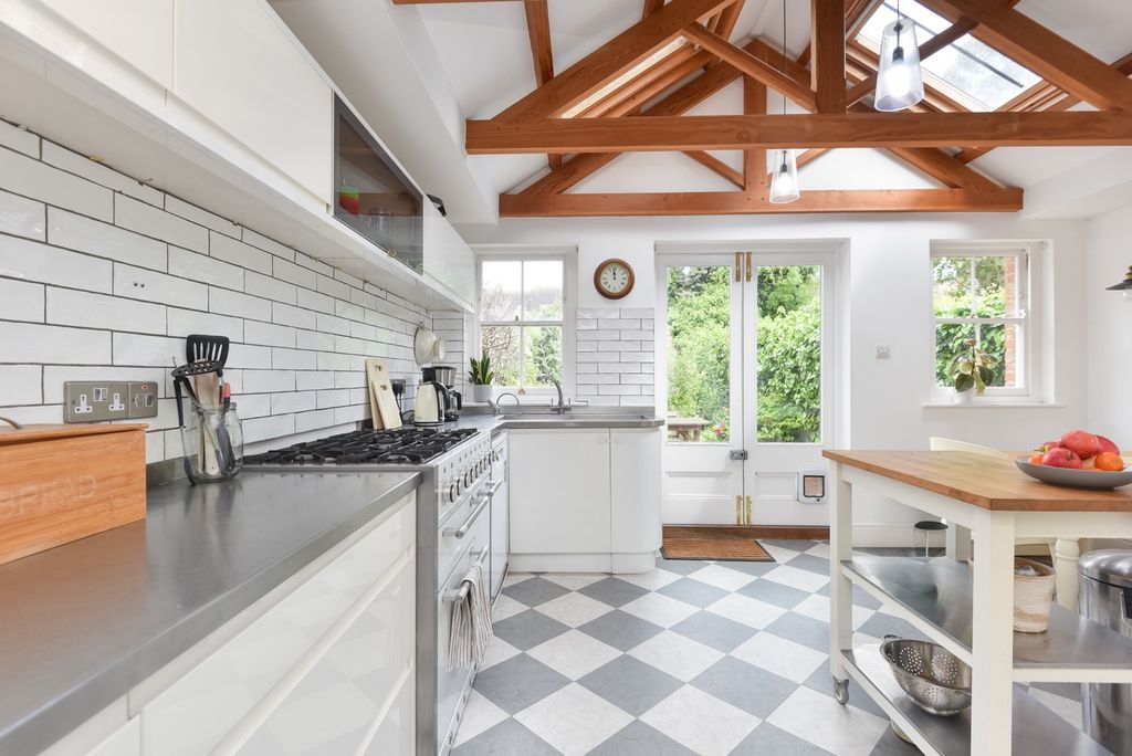 Property photo 1 of 18 4897490