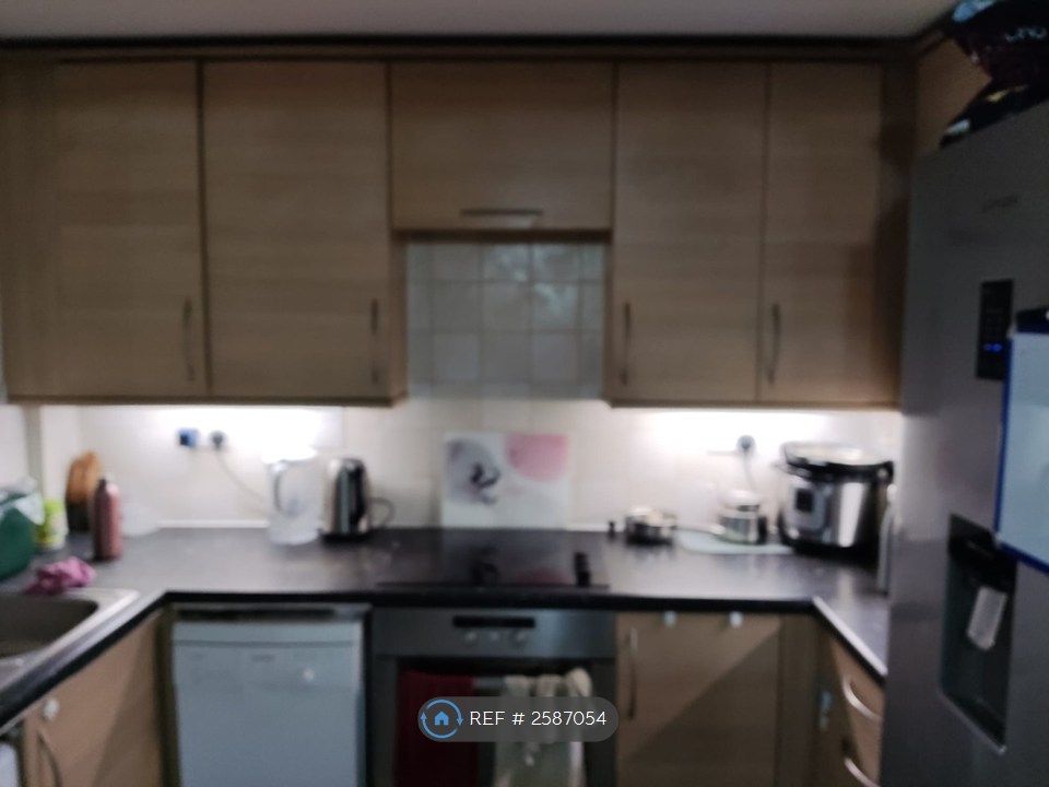 Property photo 3 of 14 Kitchen