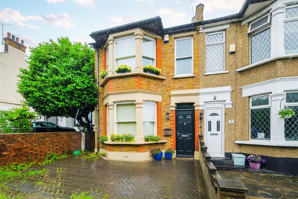 Property photo 1 of 23