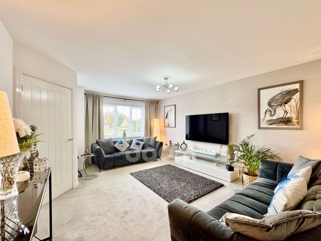 Property photo 2 of 39 Colville Crescent, Glengarnock Lounge
