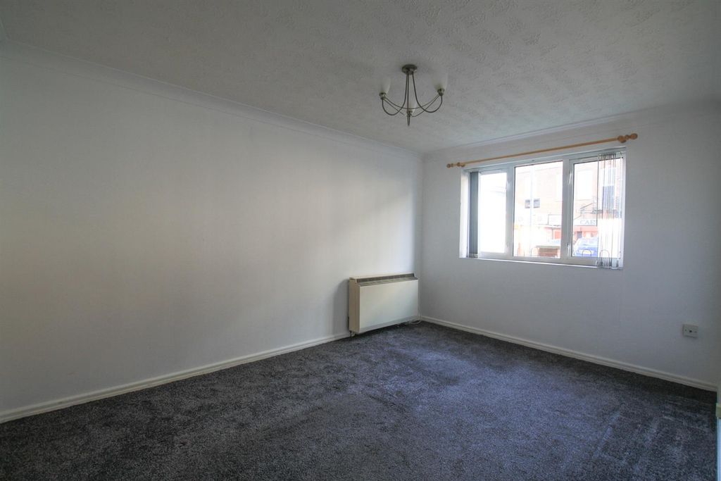 Property photo 3 of 6 Img_8819.Jpg