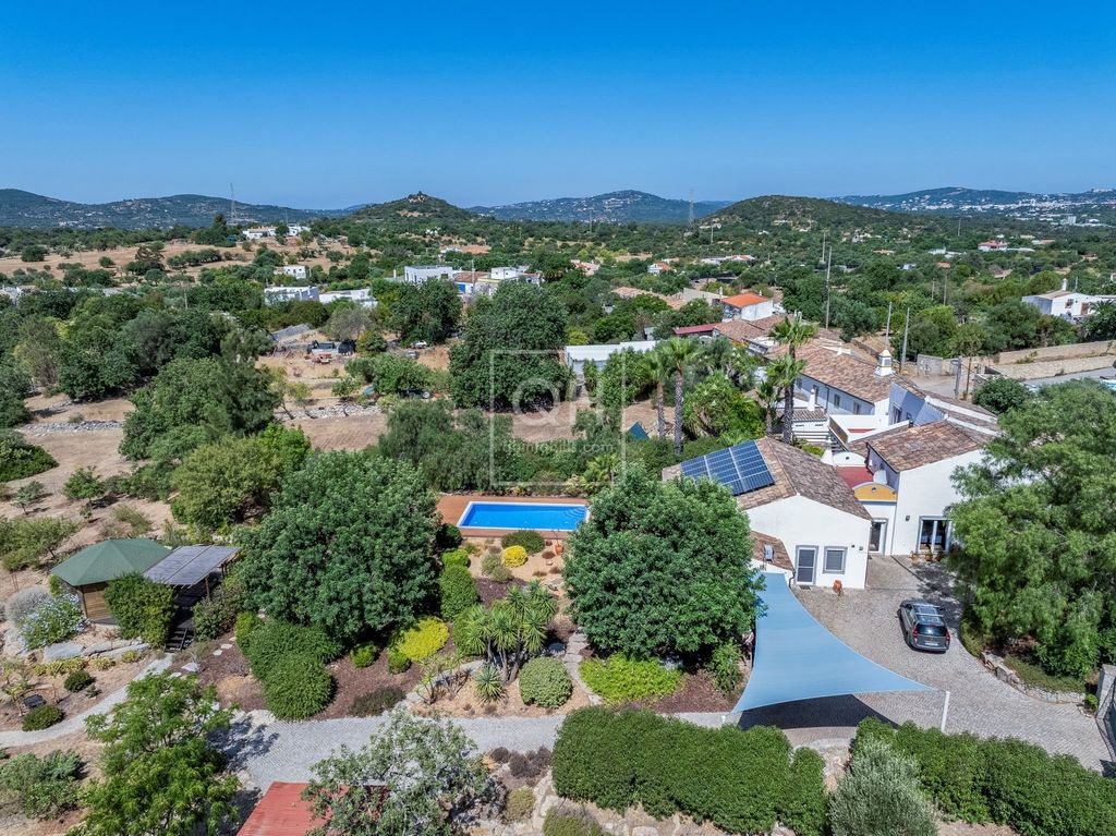 Property photo 1 of 28 Charming Algarve Country Home With Swimming Pool, Fish Pond &amp; Beautiful Gardens Near São Brás De Alportel