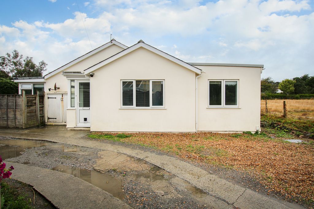 Property photo 1 of 13 Photo 0