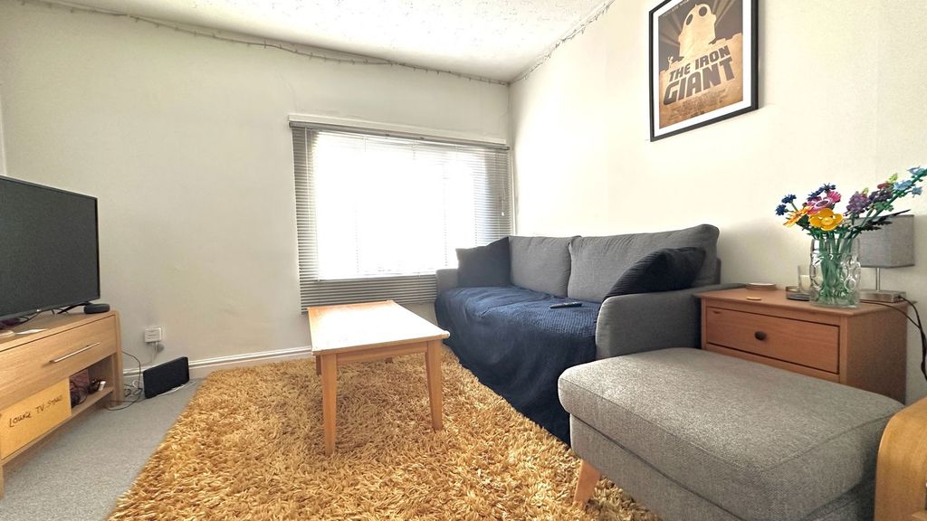 Property photo 3 of 6