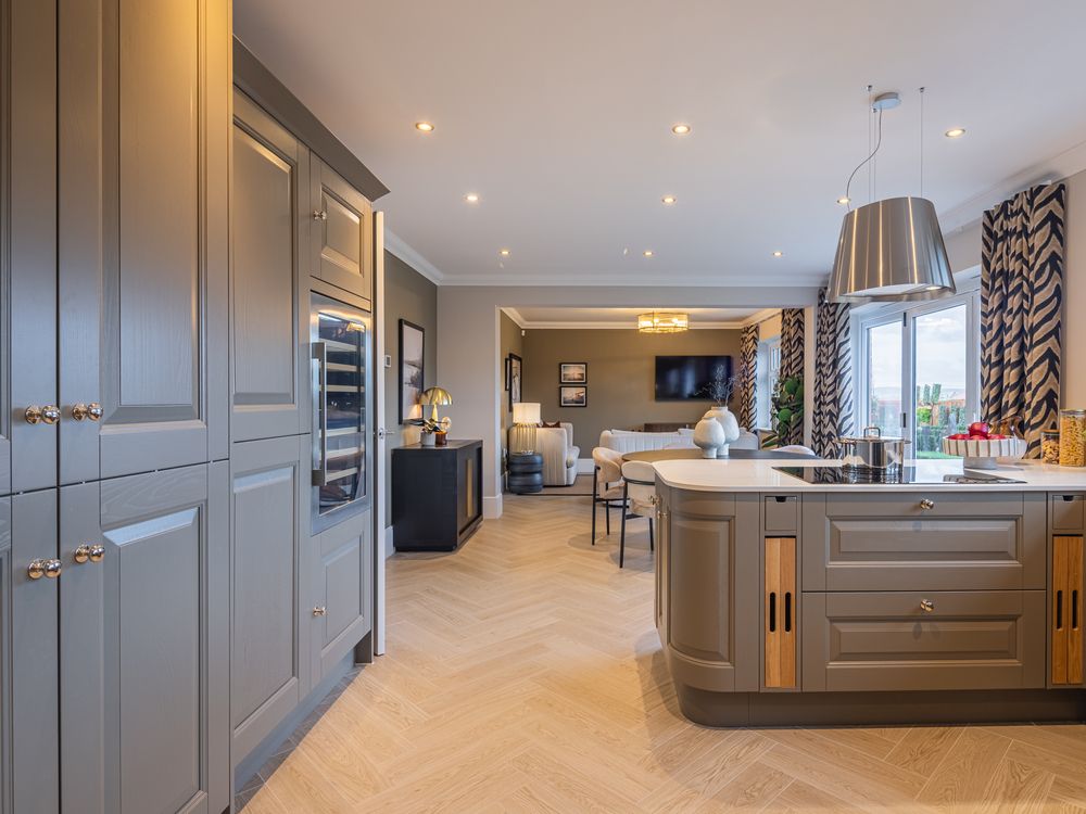 Property photo 2 of 10 Highgrove - Kitchen - 72365