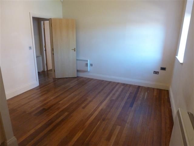 Property photo 1 of 6 Living Room