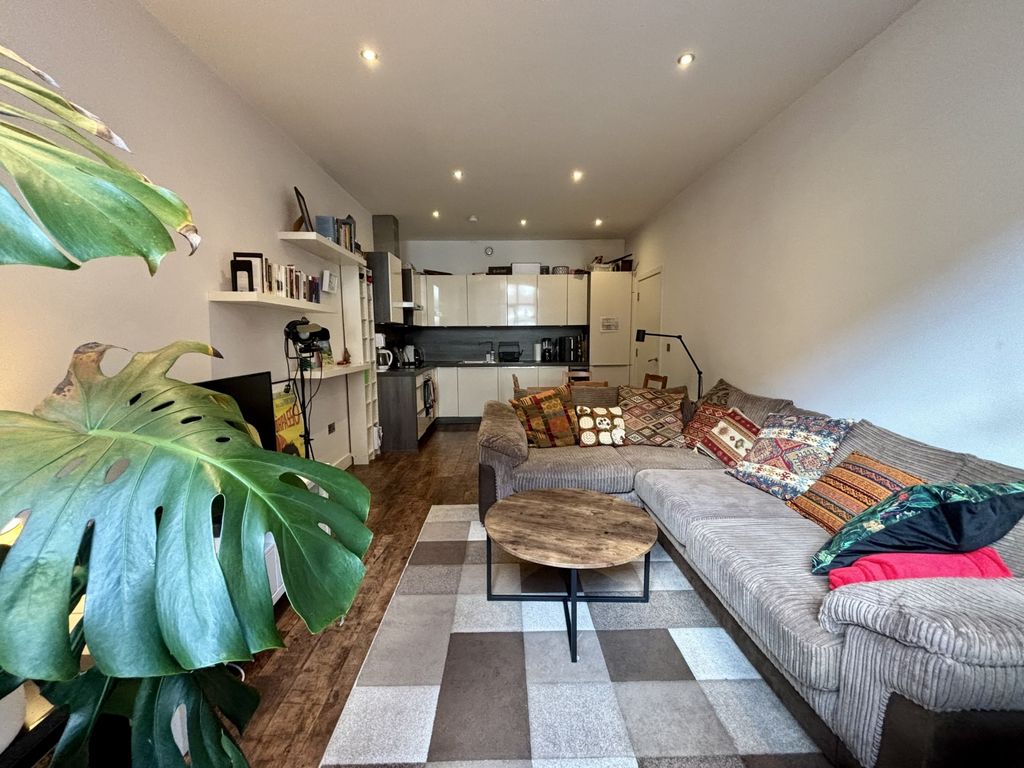 Property photo 3 of 15 Image00003