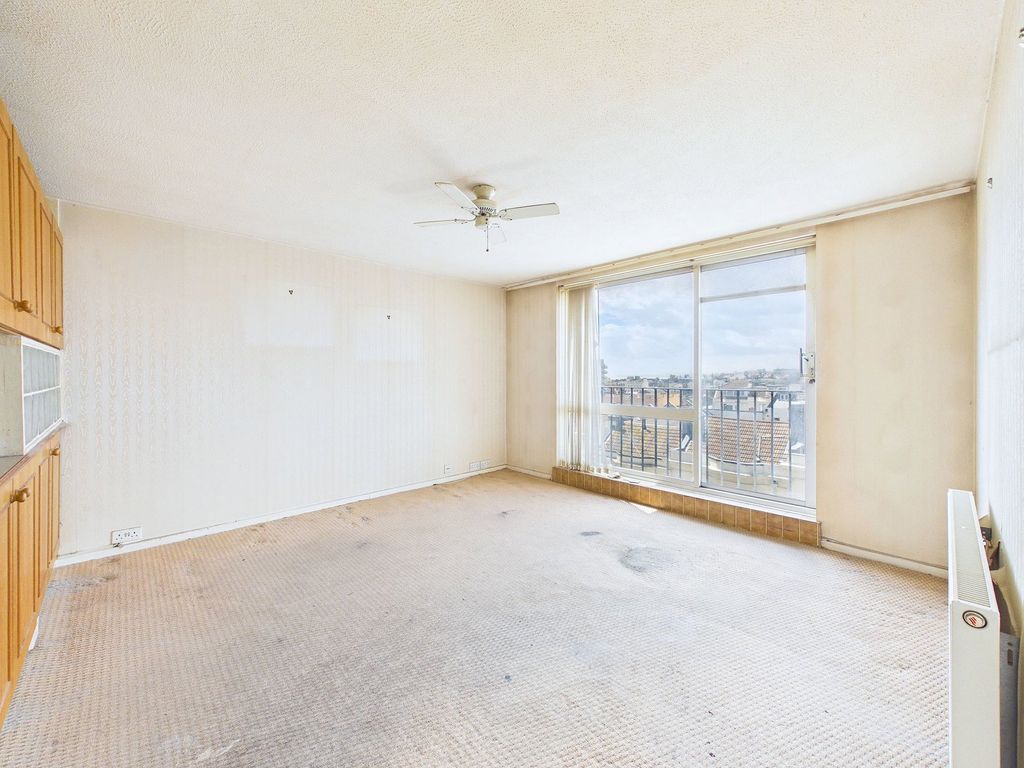 Property photo 3 of 8