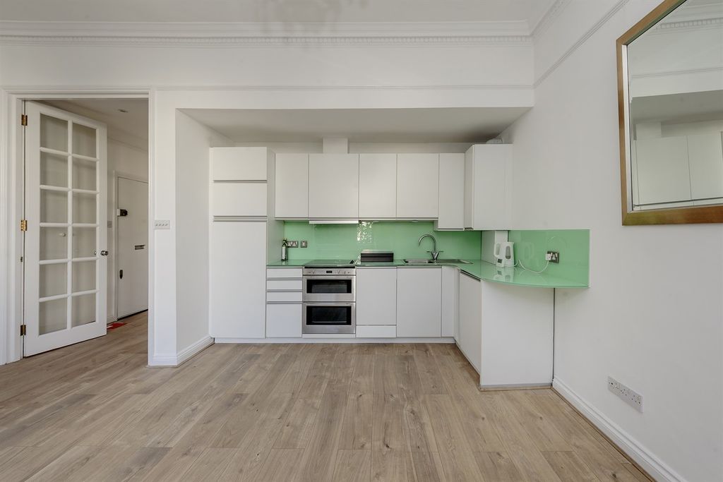 Property photo 3 of 7 Kitchen