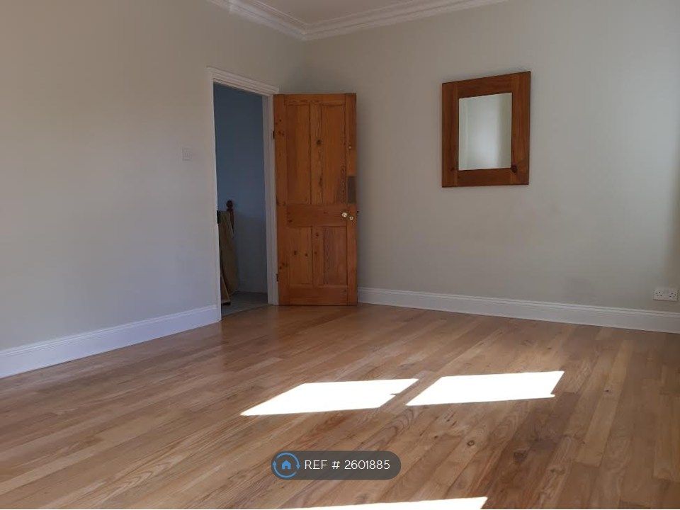 Property photo 1 of 11 Main Bedroom Doorway