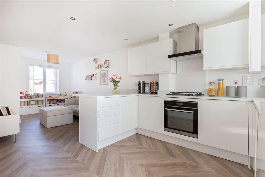 Property photo 2 of 16 For Sale By Aspire Residential | Gerbera Road