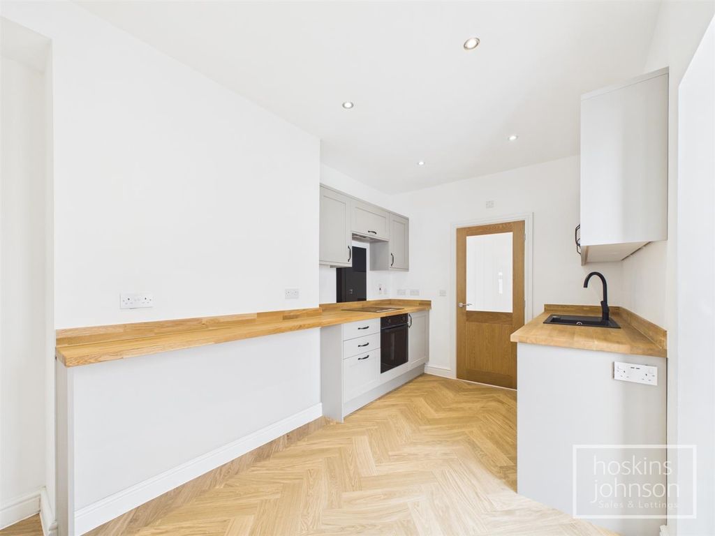 Property photo 3 of 19 Kitchen/Breakfast Room
