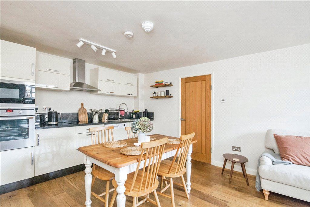 Property photo 3 of 17 Lounge Kitchen