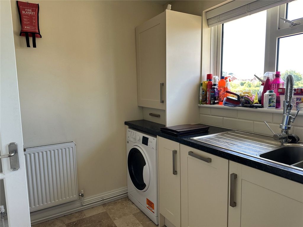 Property photo 3 of 10 Picture No. 12
